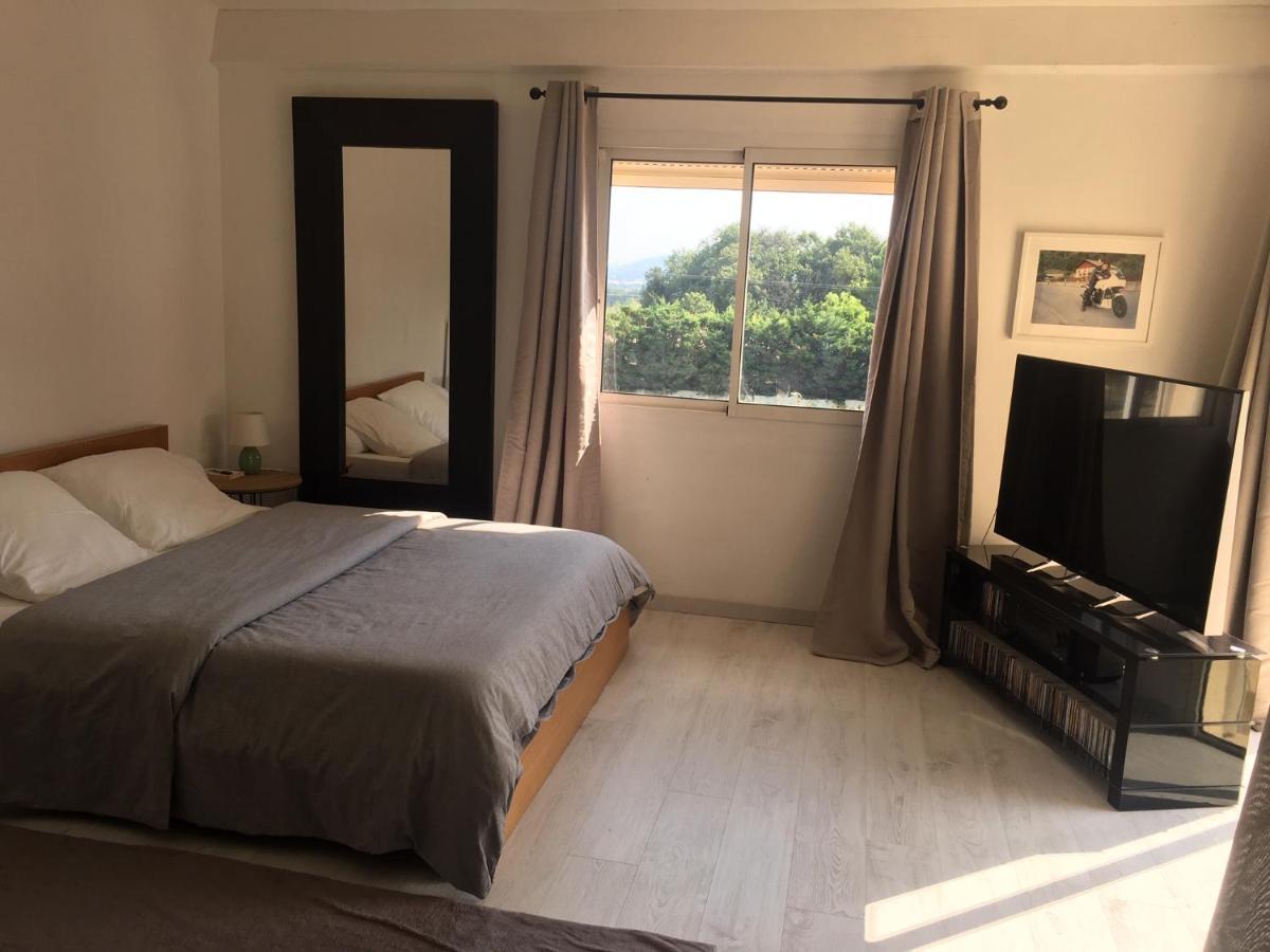 Mas Jasmin Apartment โรชฟอร์ต-ดู-การ์ ภายนอก รูปภาพ