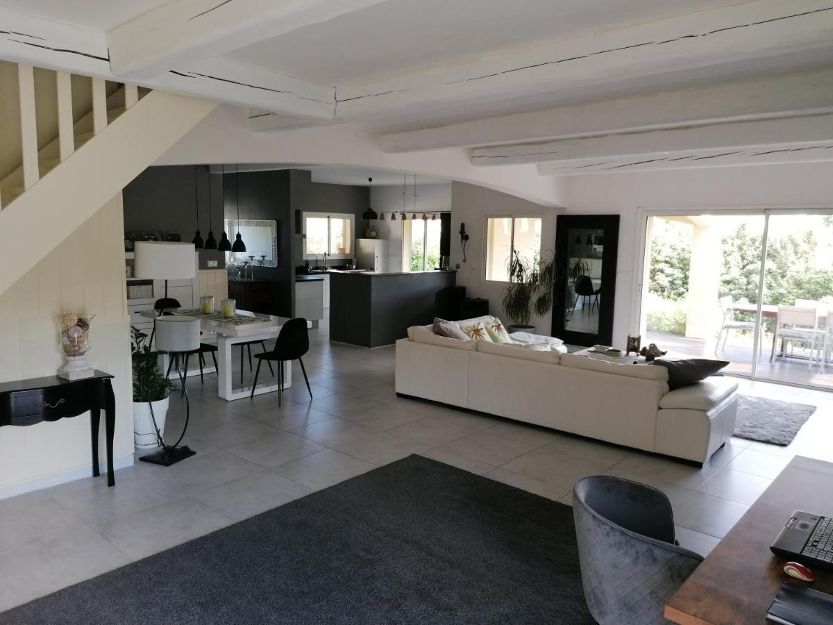 Mas Jasmin Apartment โรชฟอร์ต-ดู-การ์ ภายนอก รูปภาพ